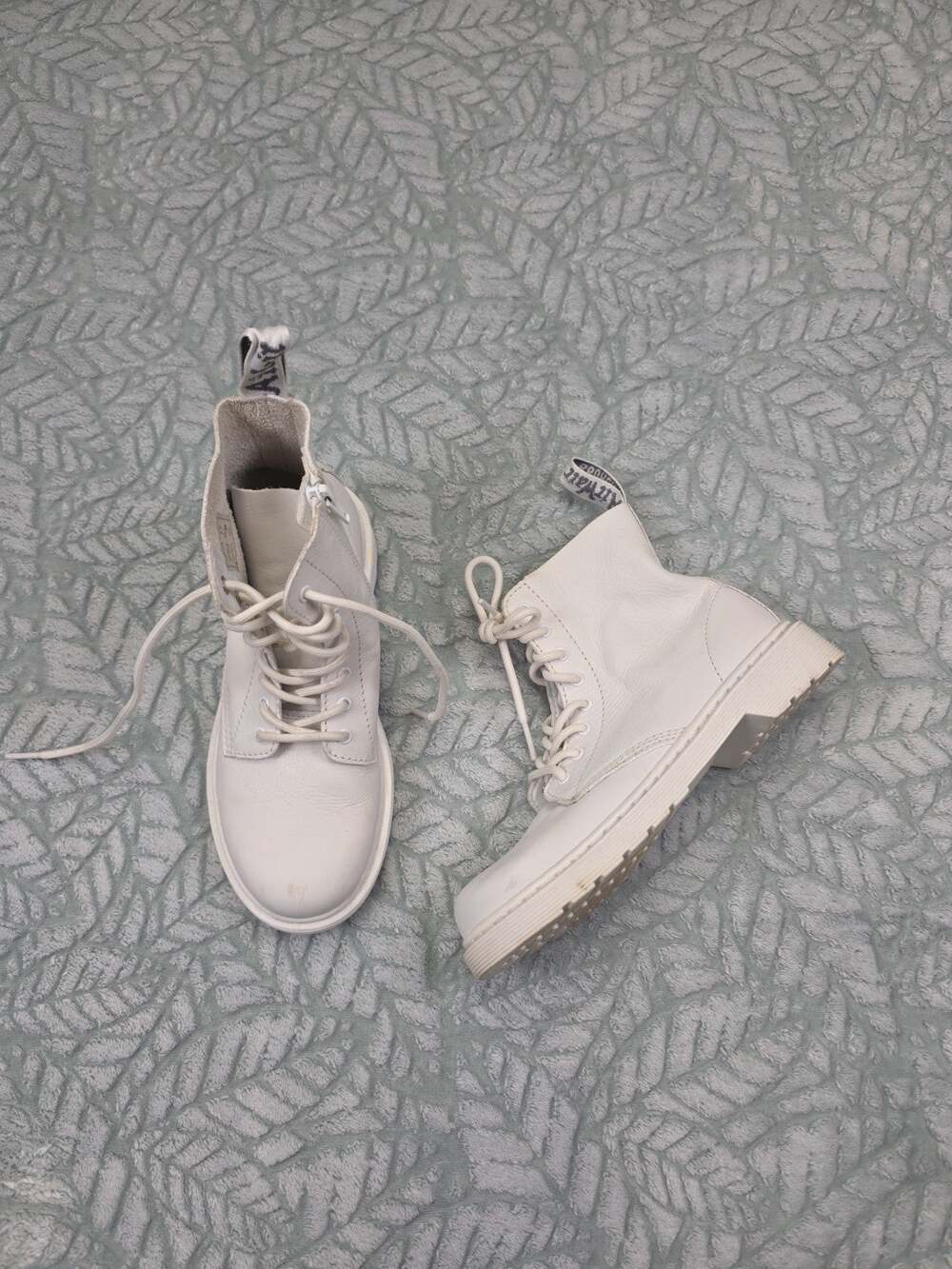 Dr Martens Boots Girls Size 3 1460 Pascal Boots – White Leather Lace Up Combat